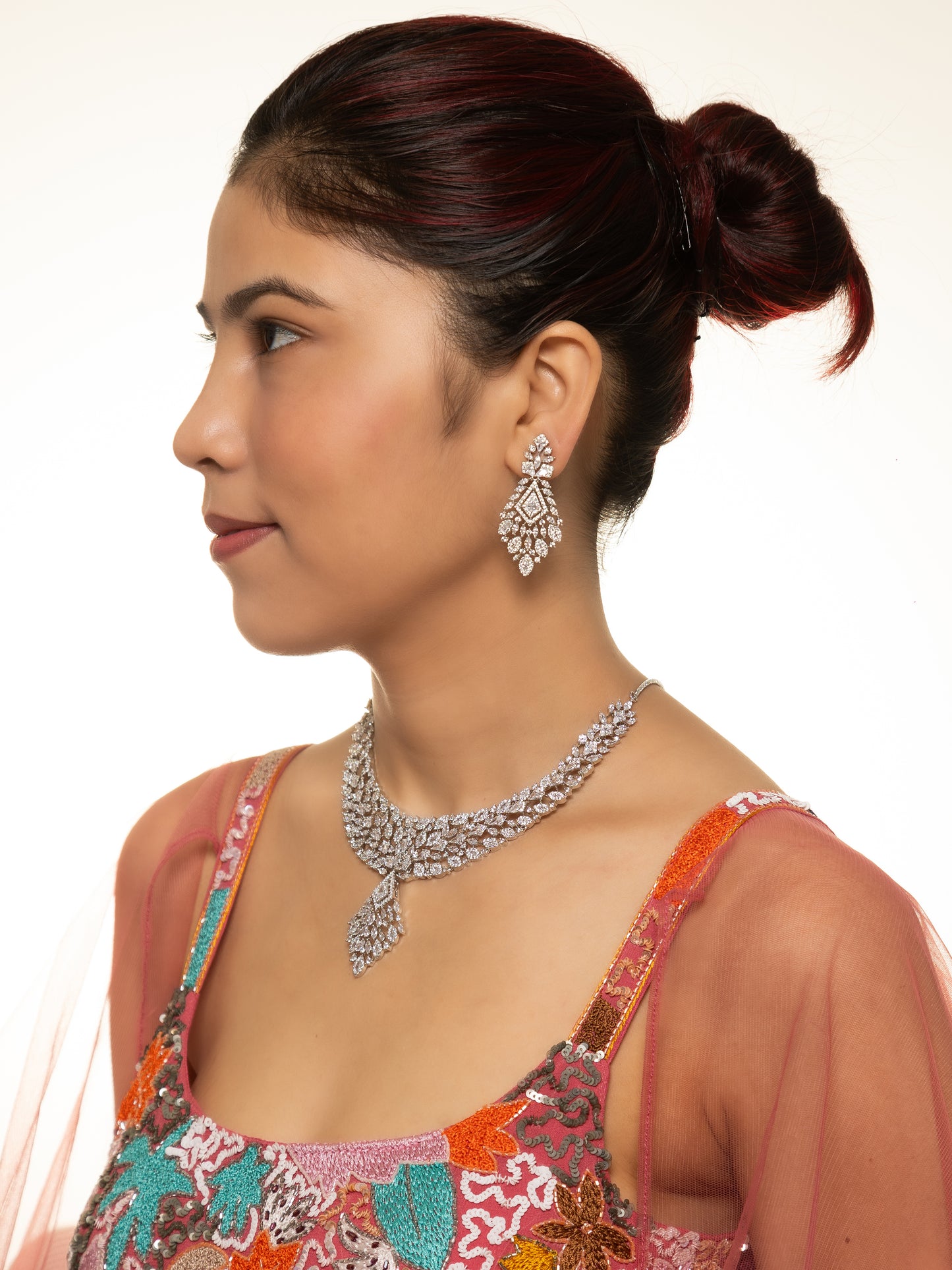 Ethereal Aura Necklace with Earrings