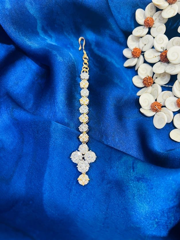 Ethereal Glimmer Maang Tikka