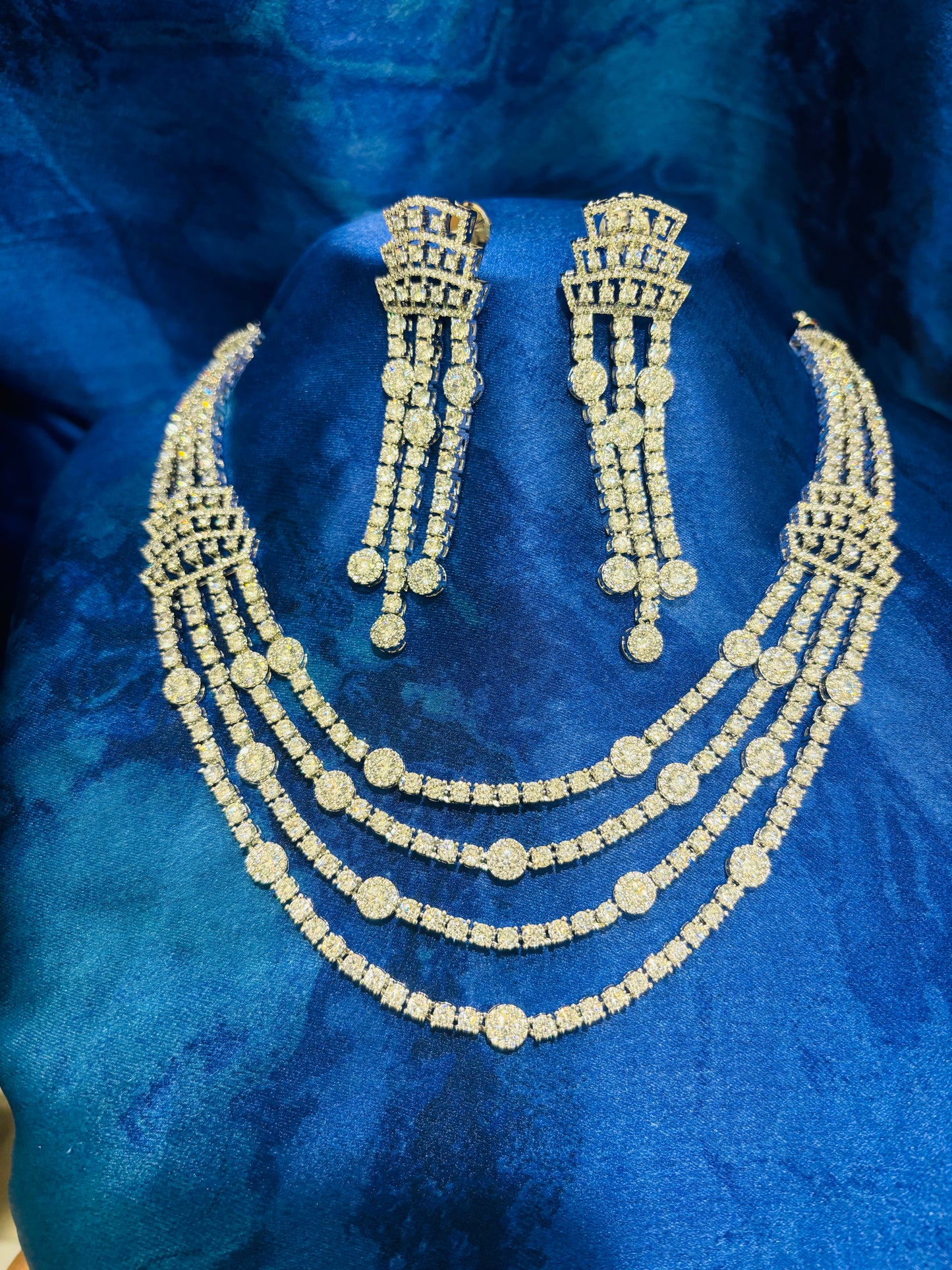 Glistening Delight Necklace with Earrings