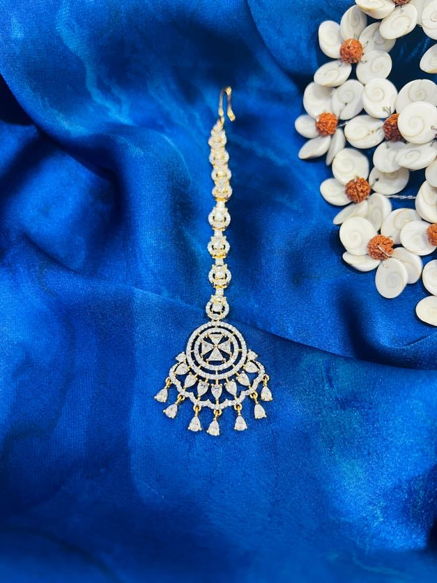 Glistening Gem Maang Tikka