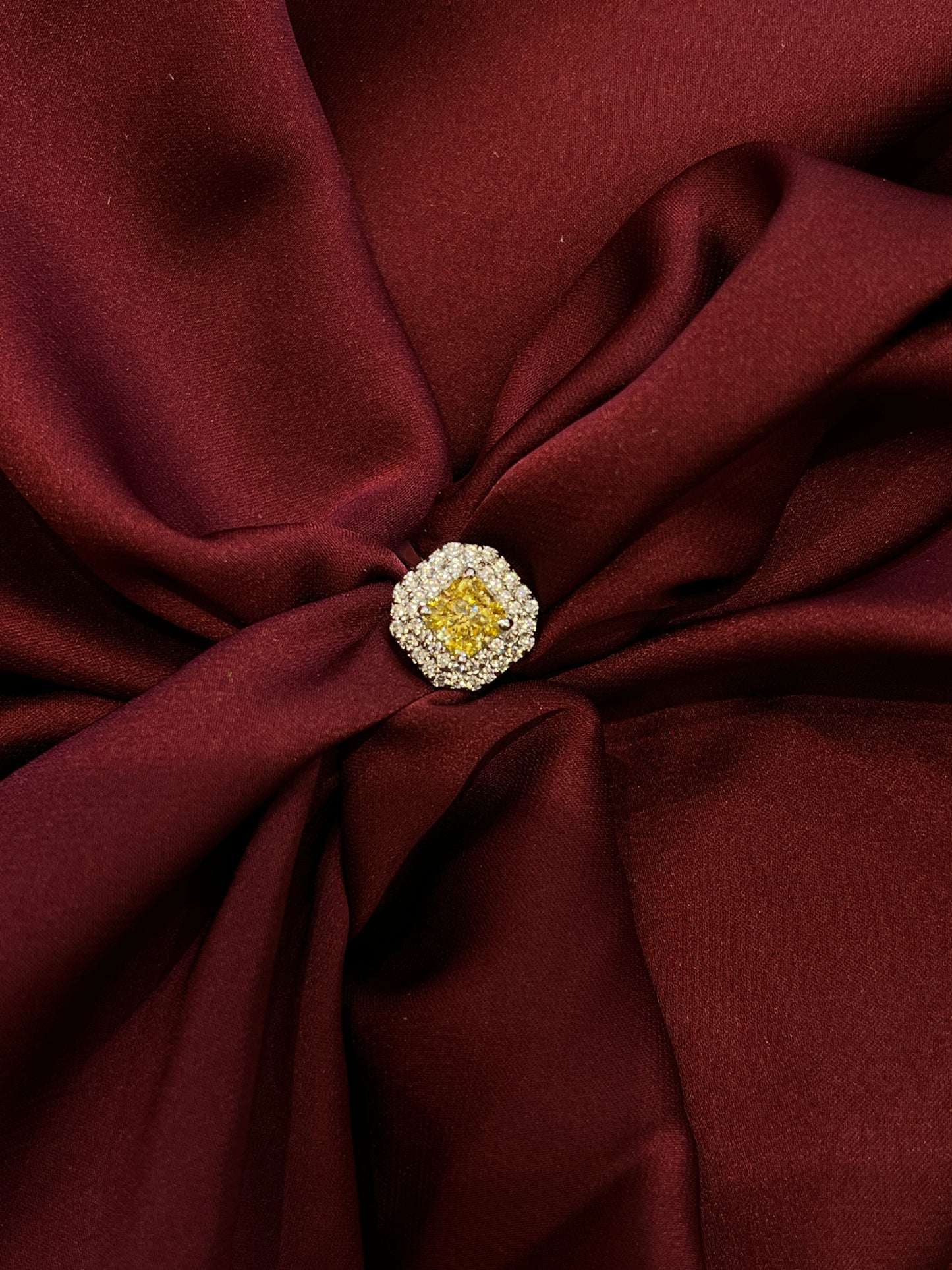 Emerald Majesty Ring