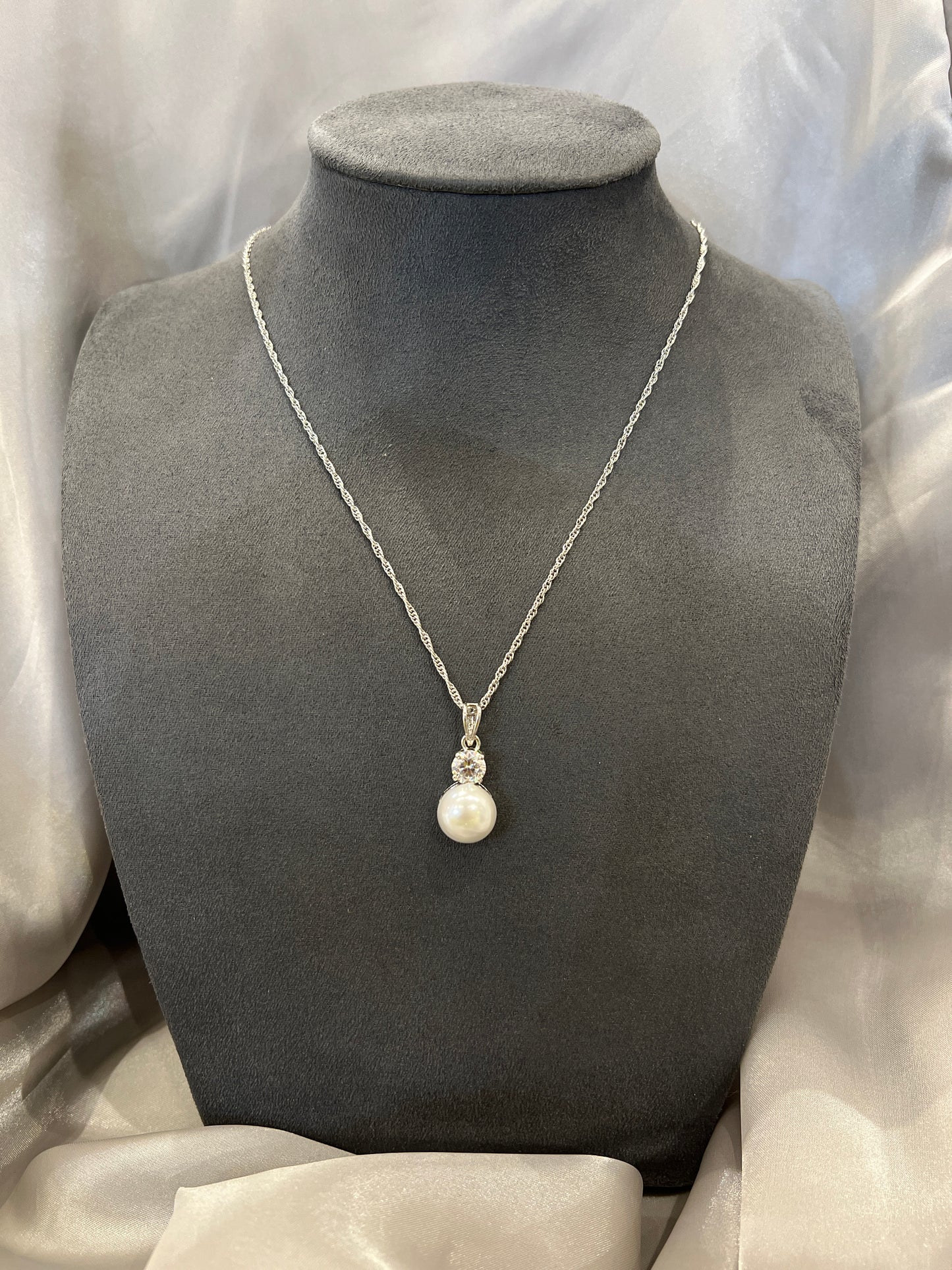 Golden Dewdrop Sparkle