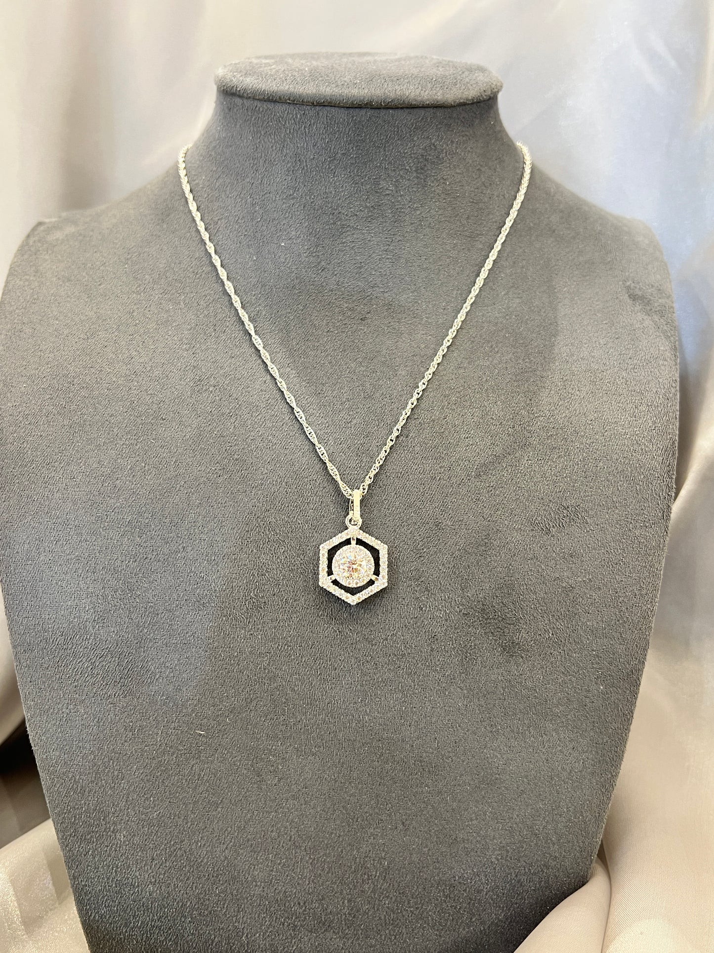 Rose Crown Radiance Pendant