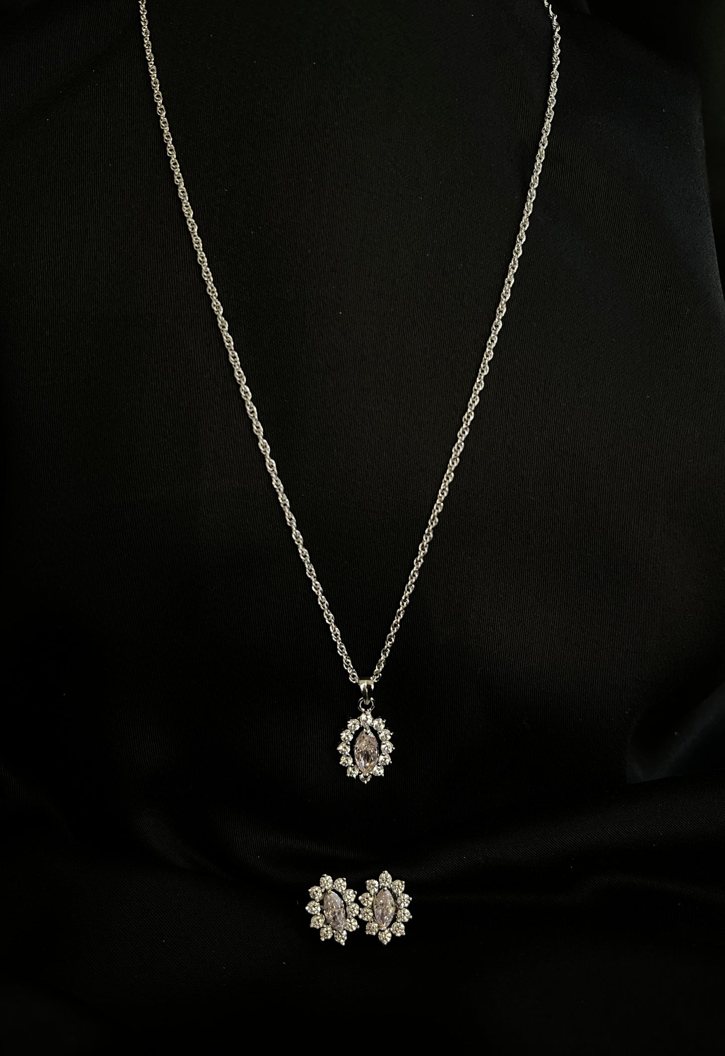 Lilac Petal Drop Set