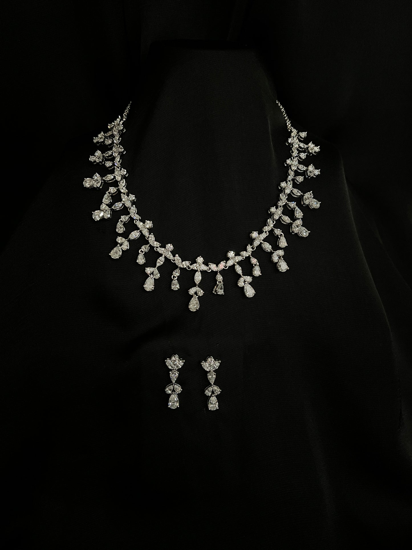 Diamond Fleur Embrace Set