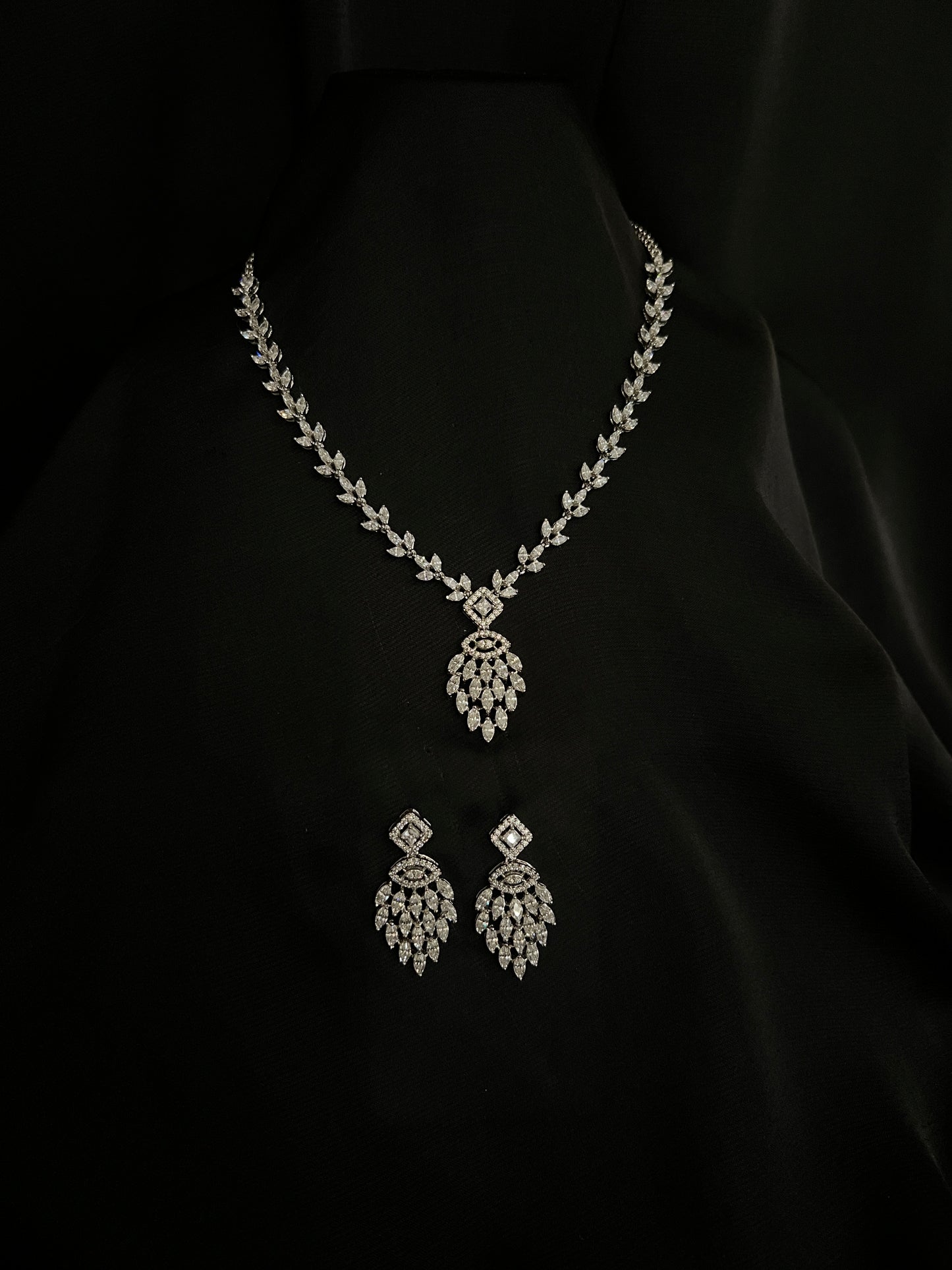 Lustrous Petal Radiance Set