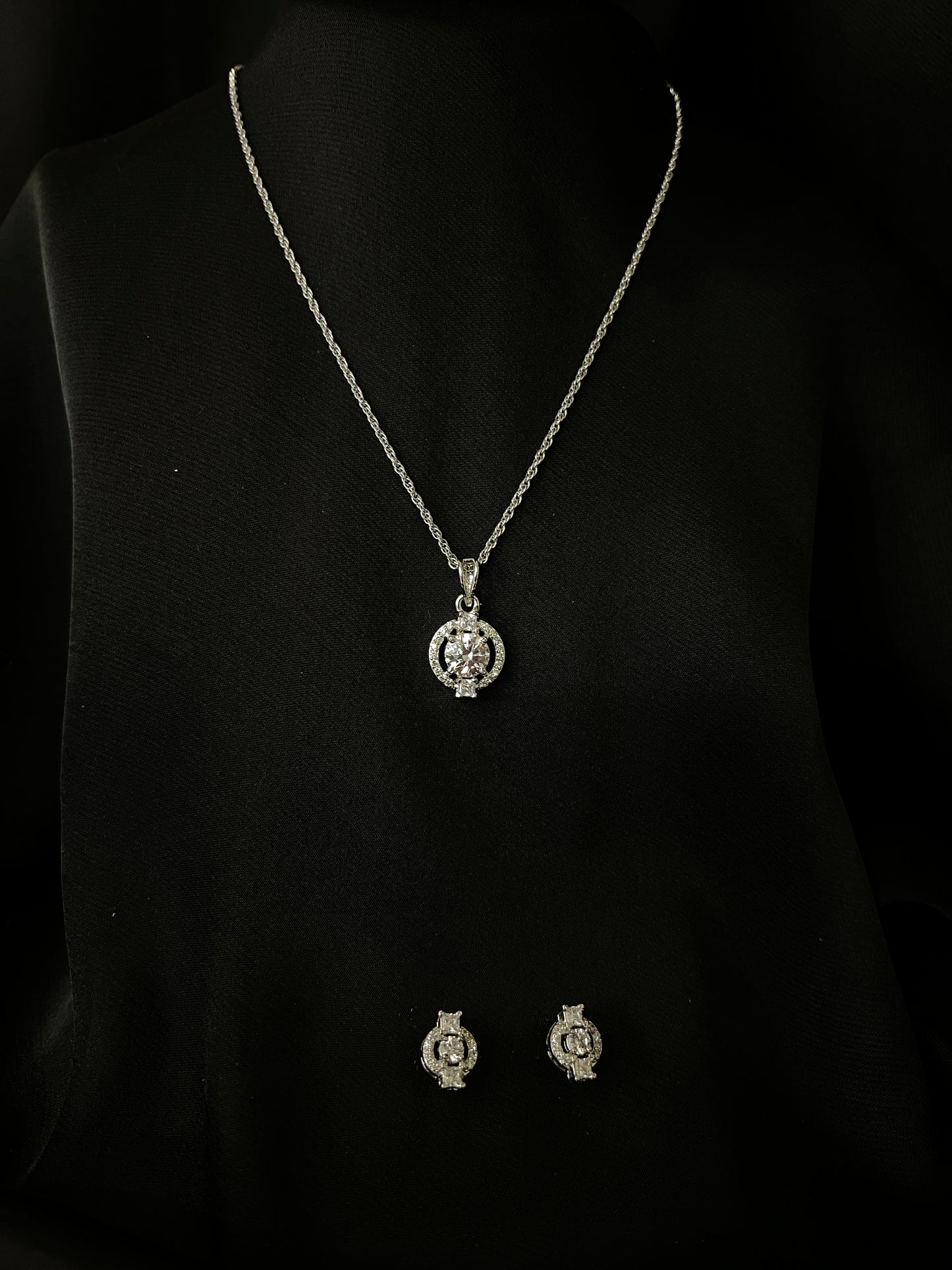 Twinkling Grace Diamond Set