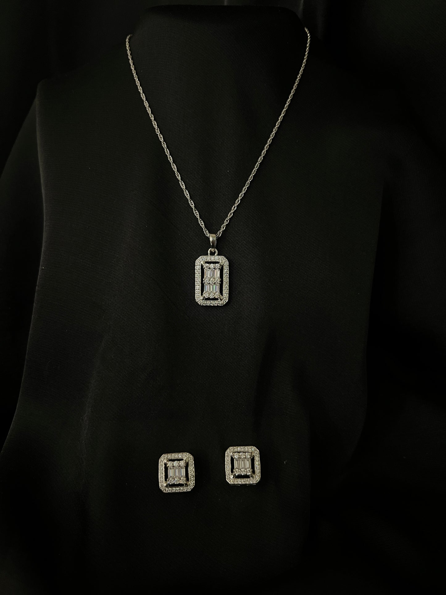 Radiant Regal Rectangle Set