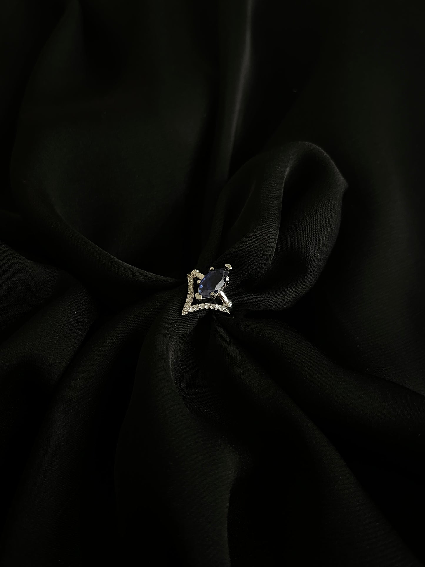 Royal Sapphire Arrow Ring