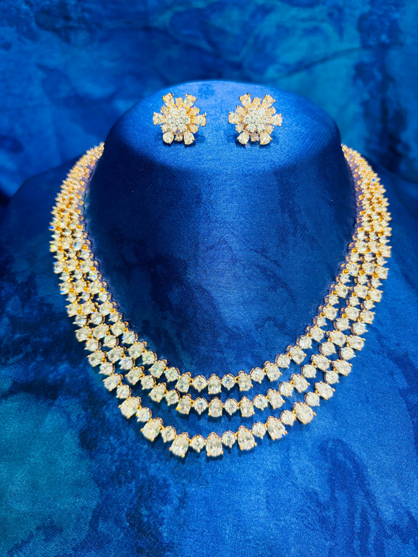 Sparkling Serene Necklace with Earrings