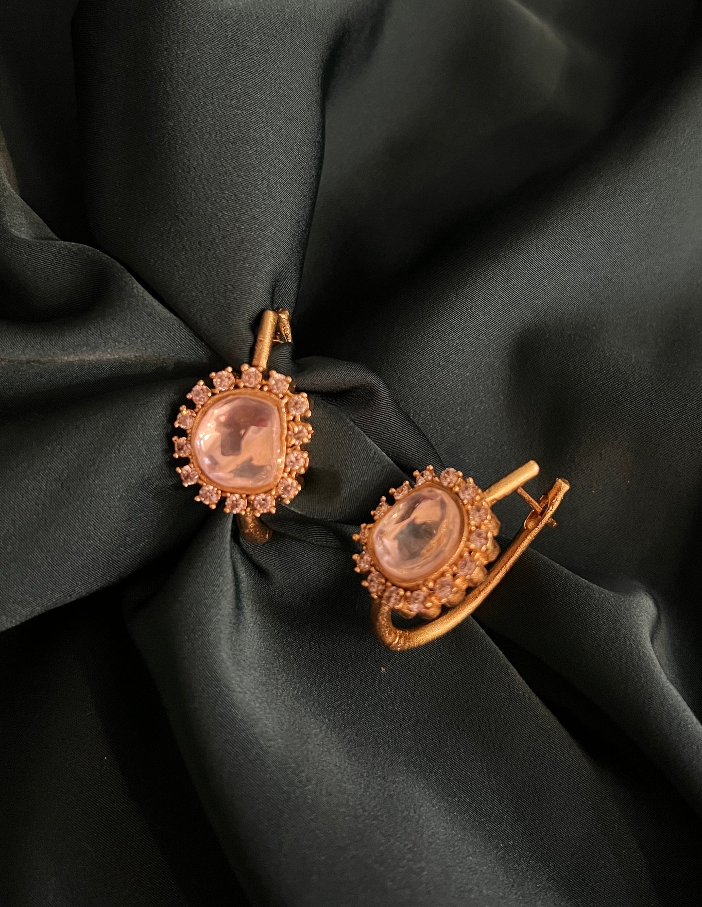 Vanya Kundan Hoops