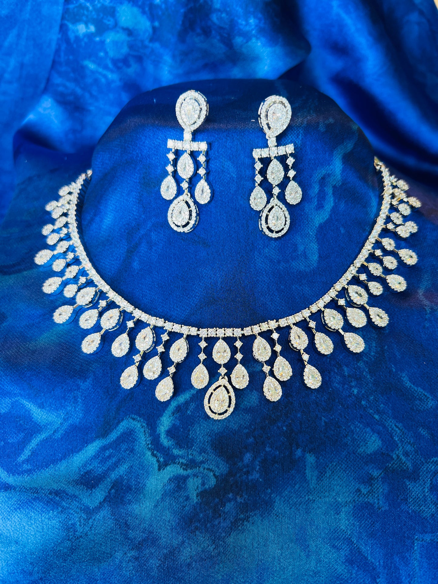Lustrous Beauty Necklace with Earrings