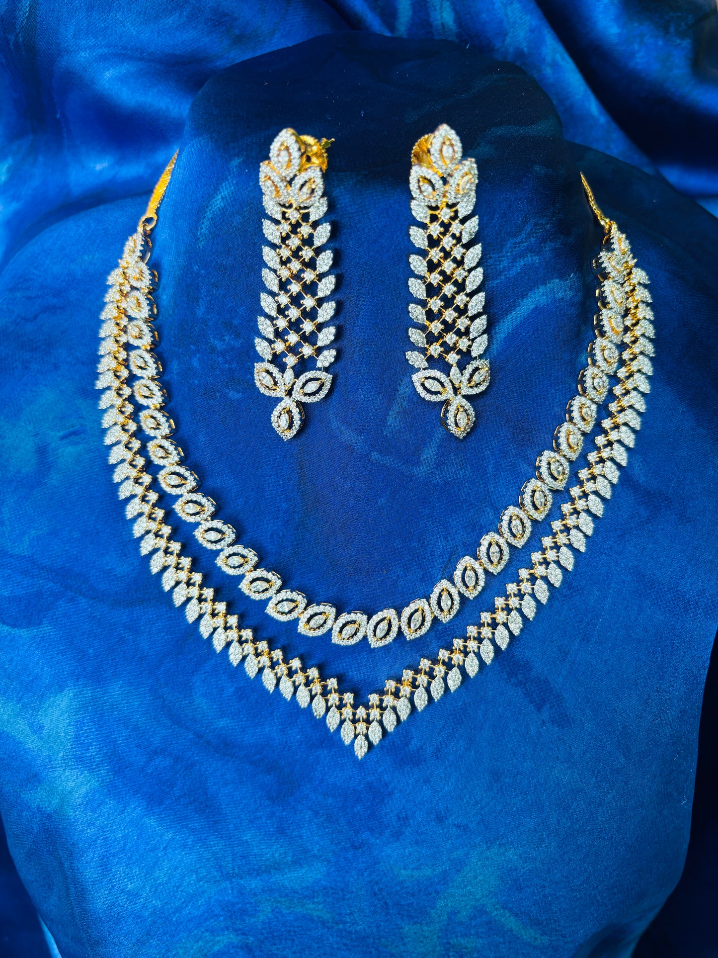 Majestic Glow Necklace with Earrings