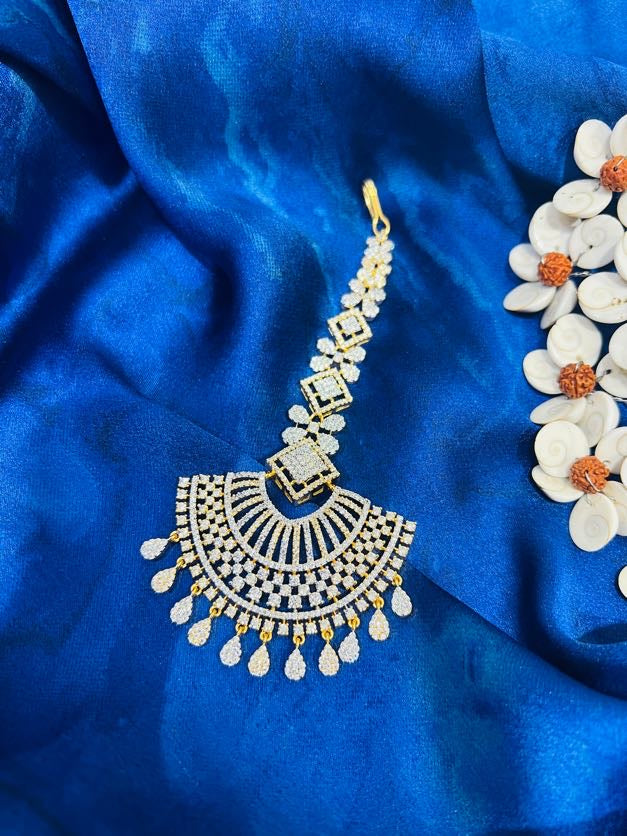 Opulent Jewel Maang Tikka