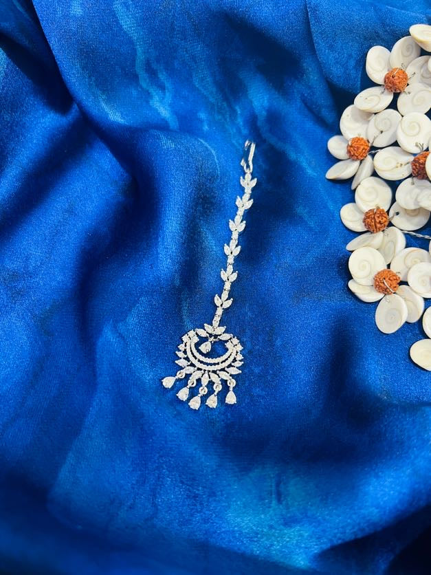 Sparkling Whisper Maang Tikka