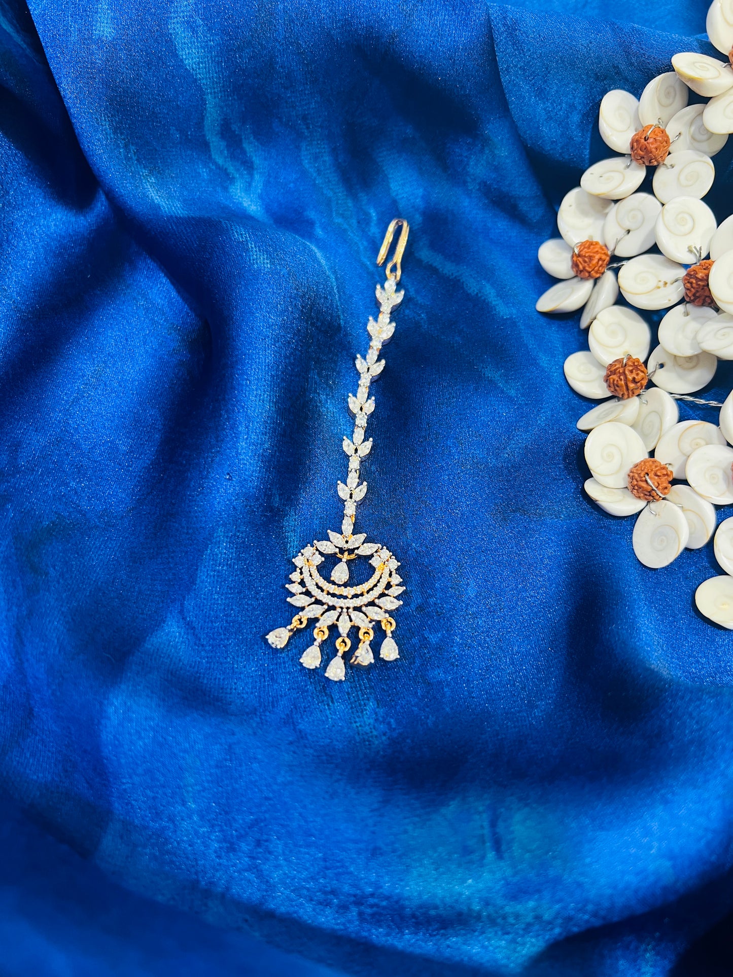 Starlit Spark Maang Tikka