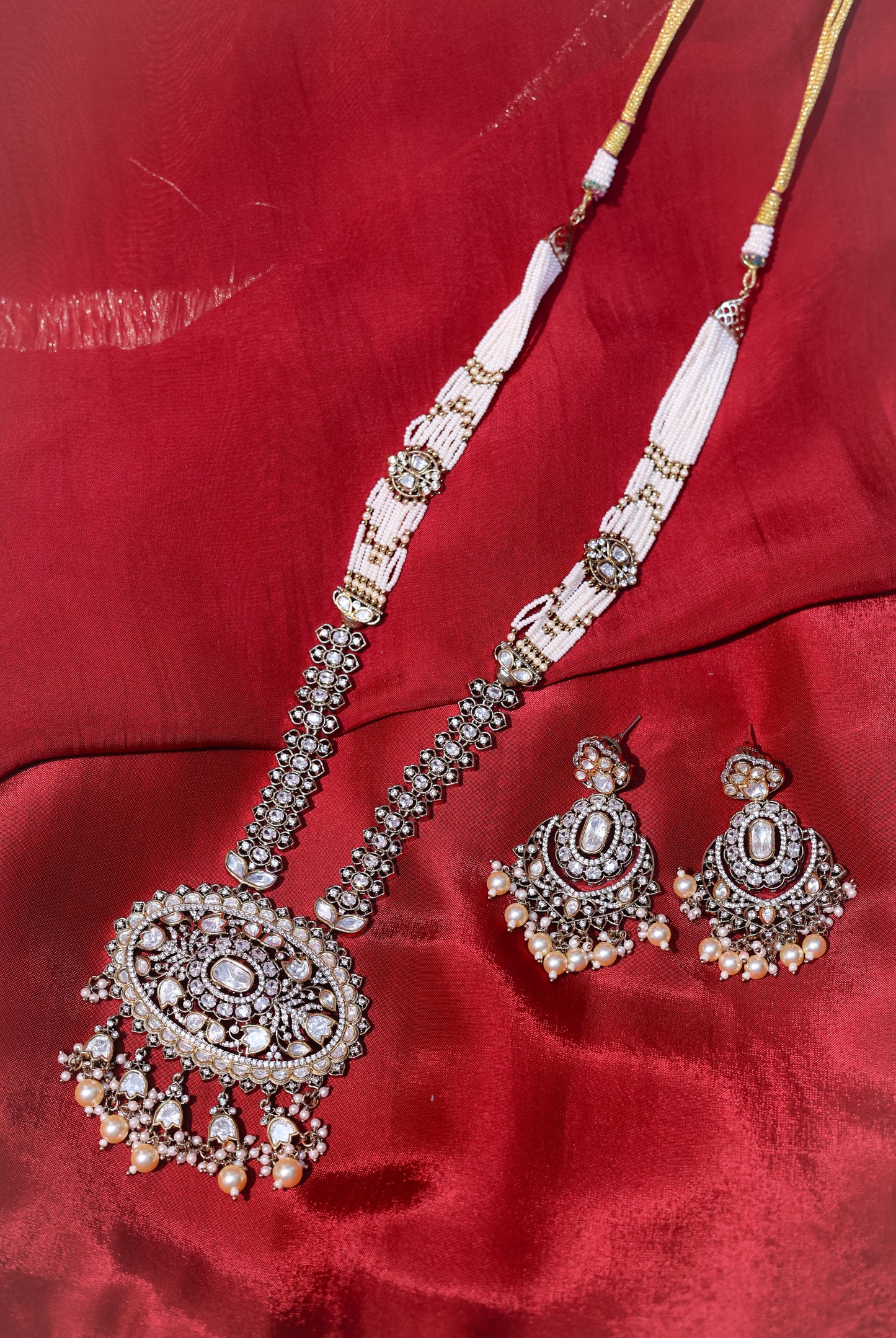 Ivory Majesty Polki Necklace Set