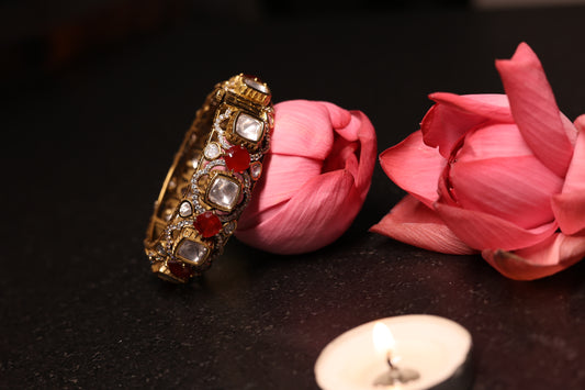 Royal Radiance Kundan Kada Duo