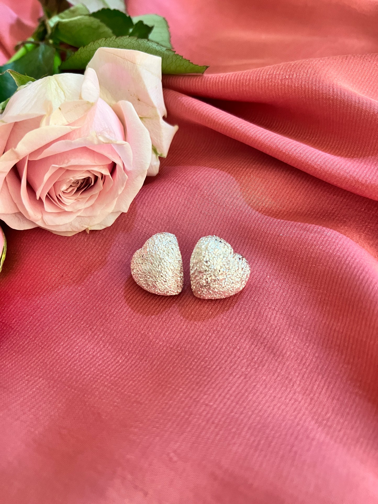 Aurora shiny heart Studs