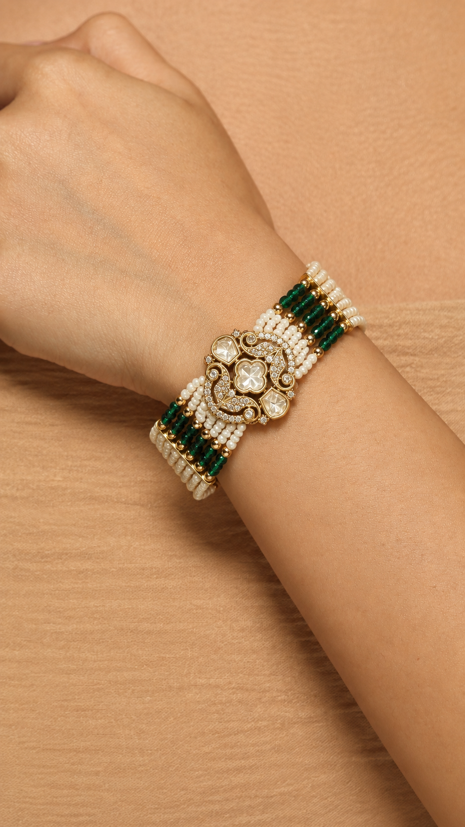 Zaria Emerald Pearl Bracelet