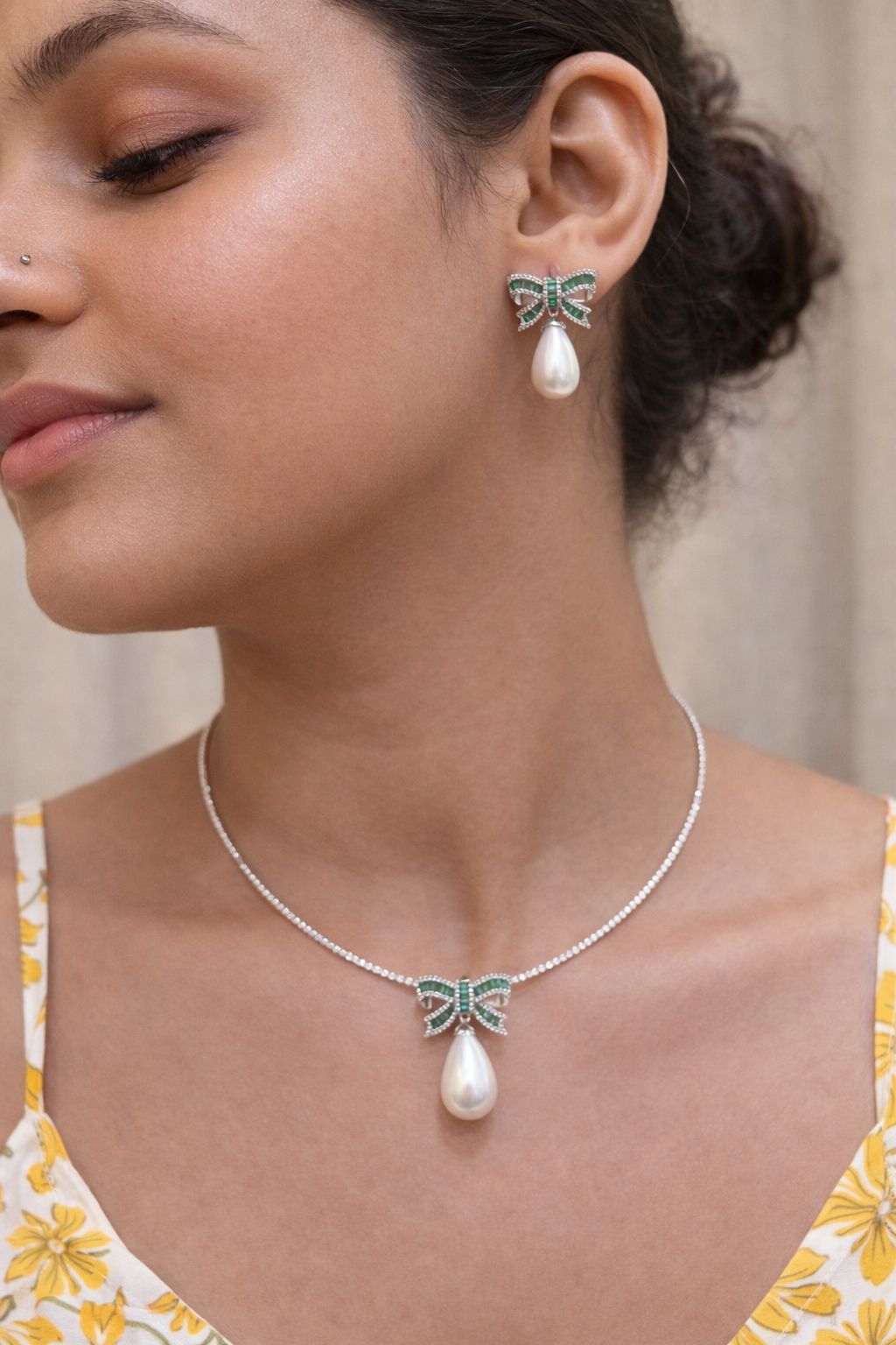 Alaya Pearl Bow Necklace Set