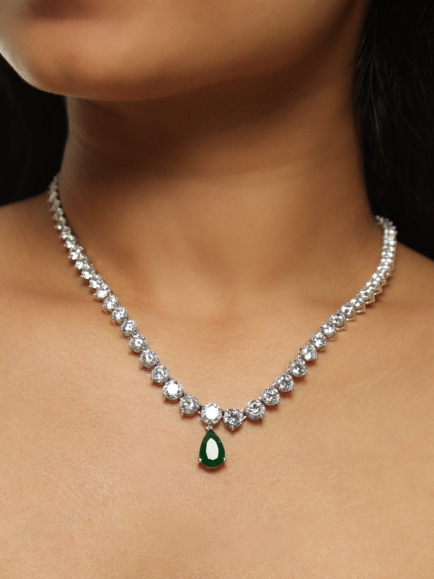 Emerald Teardrop Diamond Necklace Set