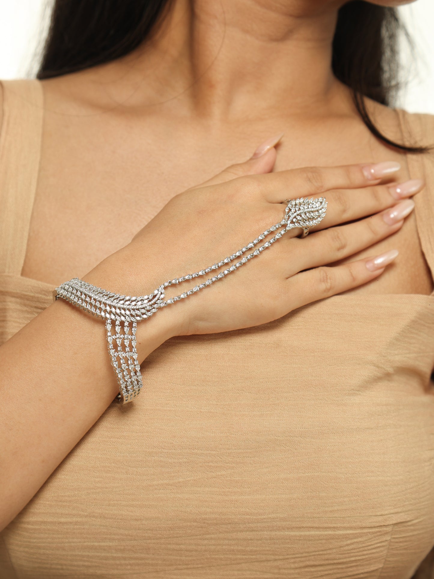 Aadhira Vines Hand Harness