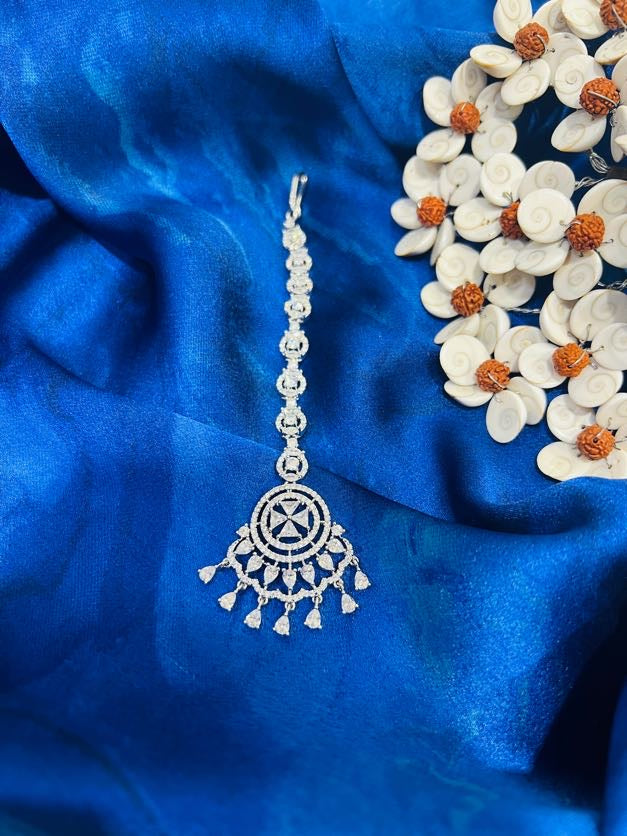 Glistening Gem Maang Tikka