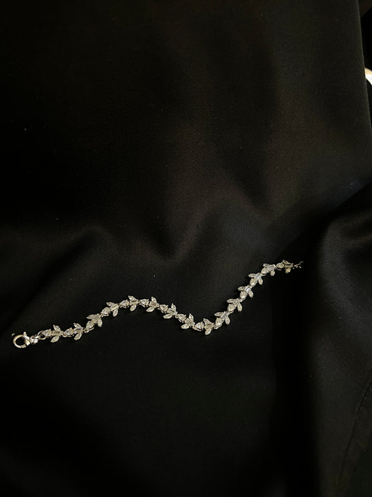 Frosted Ivy Bracelet