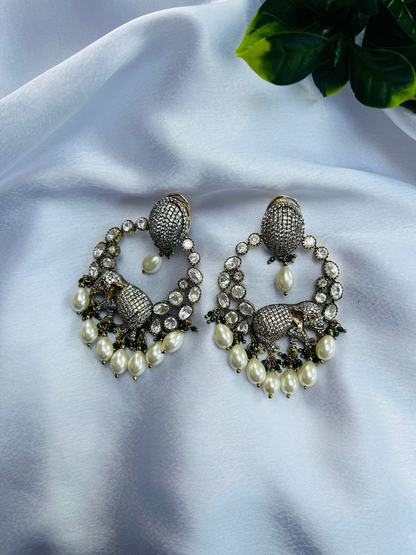 Gajgamini long Earrings