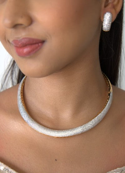 Ahaana Halo Diamond Collar Necklace