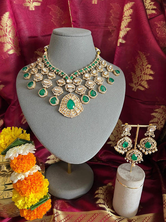Majestic Emerald Charm Choker Set