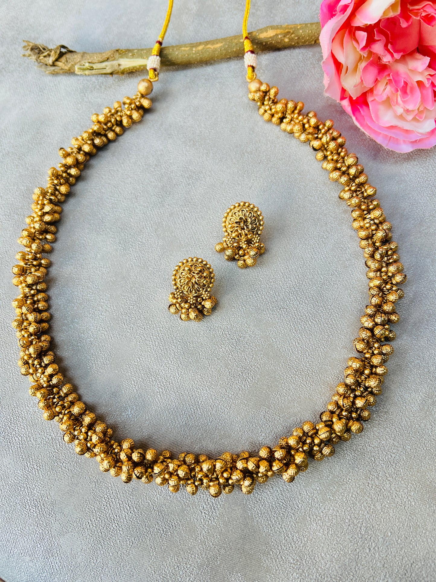 Ojasvi Necklace With Earrings